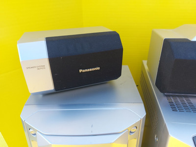 Panasonic CD Stereo System SA-AK66 5 Disc Changer 6 Pieces