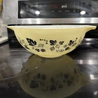 Pyrex Cinderella Bowl Gooseberry 444 4 Quart Vintage Yellow & Black