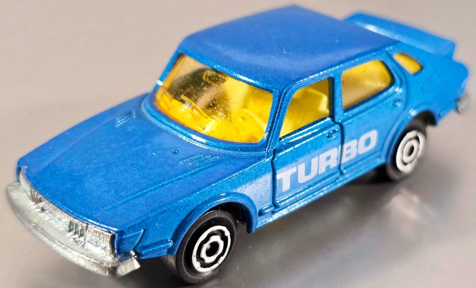 De colección Majorette Saab 900 Turbo / #284 / Azul / Paquete abierto / Hecho en Francia Foto 4 de 4