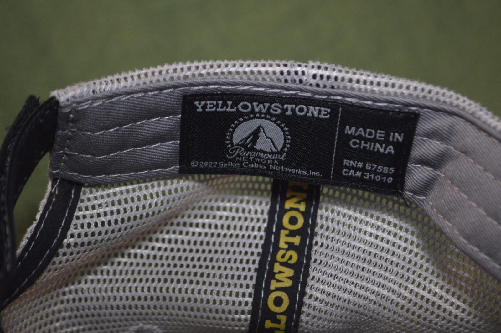 Yellowstone Dutton Ranch Snapback Black/Gray Mesh… - image 10