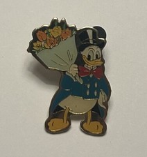 Disney - Donald Duck - Holding Bouquet of Flowers - Top Hat Jacket Pin