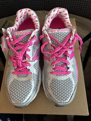 Size 6 - New Balance 3190 Susan G Komen