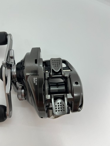 Shimano 20 Metanium Right Handle 6.2:1 Gear Bait Reel IN BOX From Japan #155 - Picture 10 of 12