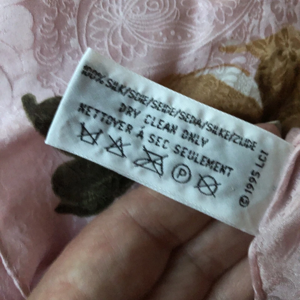 liz claiborne pink floral scarf Made In Korea 1995 Silk 33”X35” - Изображение 4 из 4