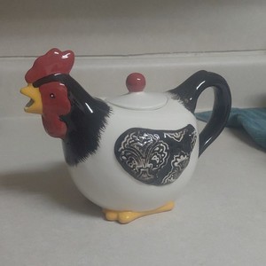 Cracker Barrel Rooster Ceramic Teapot w/ Lid, Microwave Safe, Glossy Finish