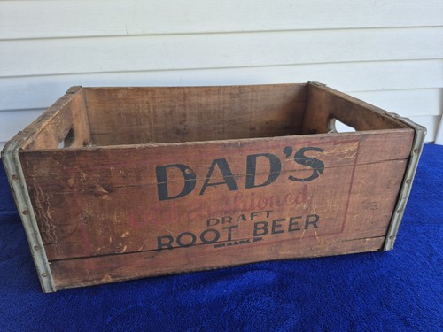VINTAGE DAD'S OLD FASHIONED DRAFT ROOT BEER WOODEN BOX