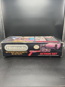 Nintendo NES Action Set Console with Zapper Controllers Game & Box No Power Cord