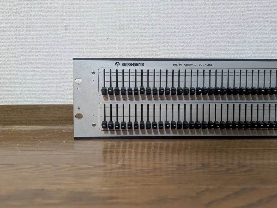 Klark Teknik DN360 2-Channel 30-Band 1/3 Octave Analog Graphic Equalizer F/S - Image 2 of 4