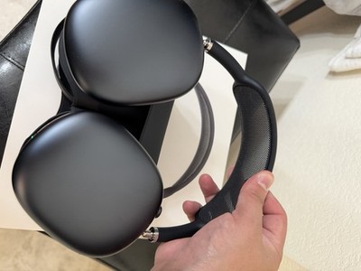 Apple AirPods Max USB-C Midnight Black with Case