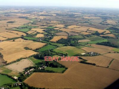 FOTO ESSEX VON DER LUFT BUCKINGHAMS FARM IN DER NÄHE VON THAXTED IST NAHE DEM BODEN DES T