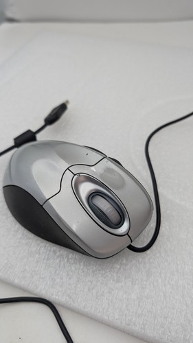 Microsoft IntelliMouse Explorer 4.0 a USB Model 1004 Silver 5 Button Tilt Wheel - Picture 3 of 6