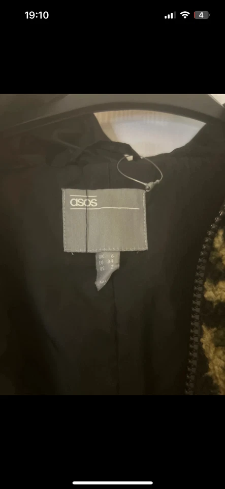 Chaqueta de bombardero de piel de carga Asos talla 6 Foto 3 de 4