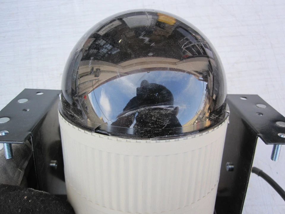 Cámara domo PTZ de red a color interior Panasonic WV-NS324 con montaje Foto 3 de 4