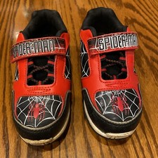 Spiderman Light Up Shoes . Boys Size 9. retails for 50.00