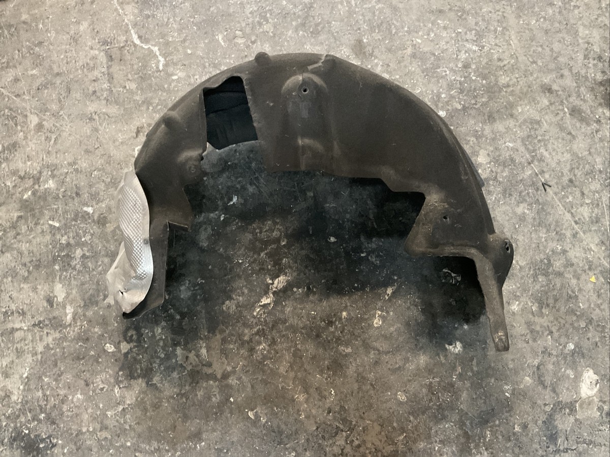 2017 MERCEDES-BENZ C63 AMG REAR LEFT WHEELHOUSE FENDER LINER