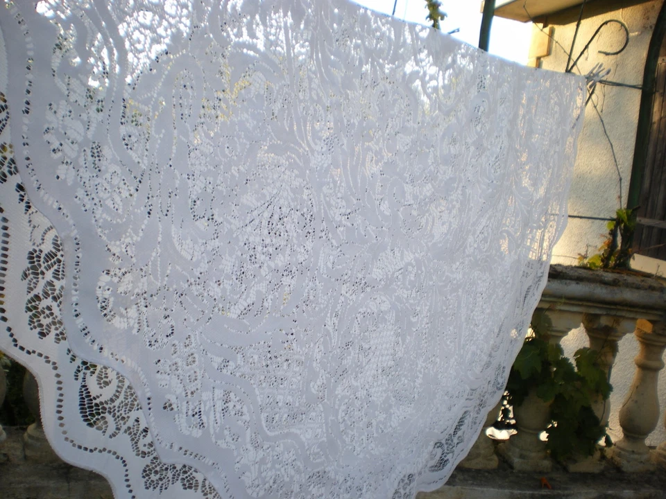 une nappe blanche en dentelle blanche 176cm de diametre - Photo 2/4