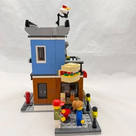 LEGO Creator 31050: Corner Deli Complete w/ Mini-figs Retired- No Box No Manuals