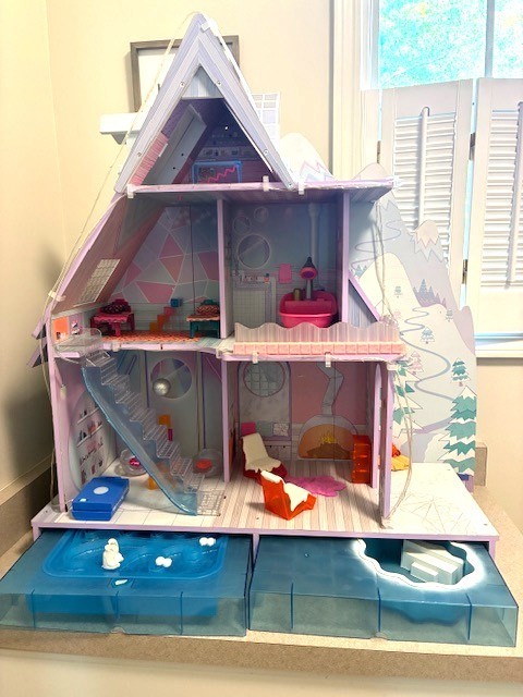LOL Surprise Winter Disco Chalet Wooden Doll House With Furniture / Accessories