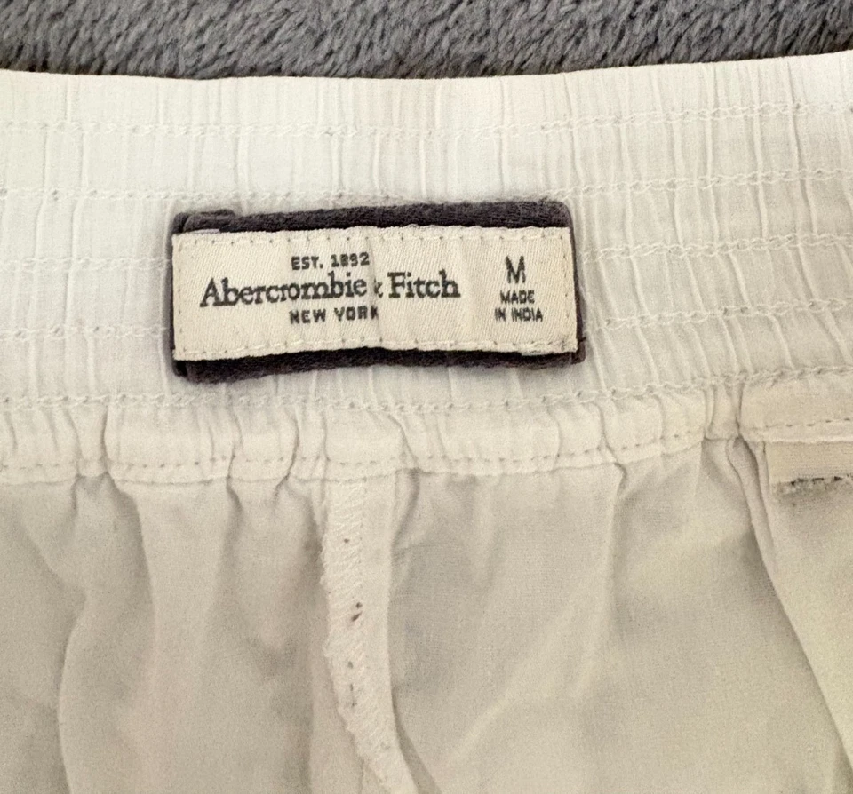 Abercrombie & Fitch Crochet Lace Shorts Women's Medium White Lined Elastic Waist - Image 4 of 4