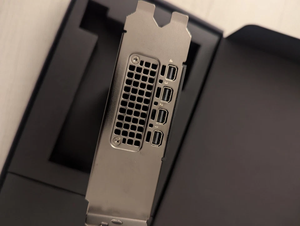 Nvidia PG192B Quadro RTX 2000 ADA 16GB GDDR6 PCIe 4.0x16Nvidia PG192B - Immagine 3 di 4