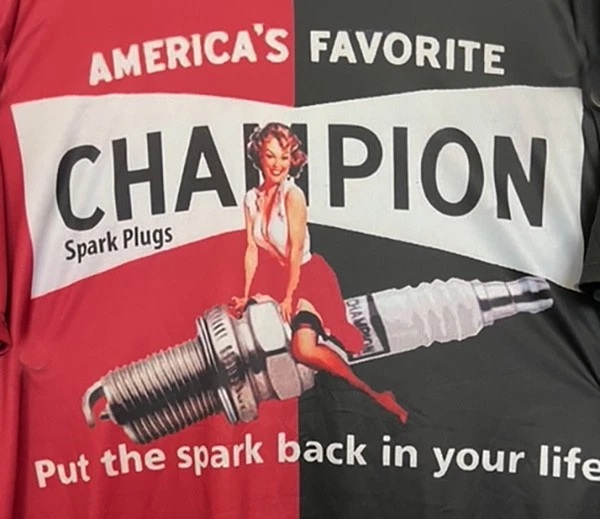 "CAMISETA VRHTF NHRA "SUPER COOL VINTAGE CHAMPION SPARK PLUGS" 4XL" Foto 2 de 4