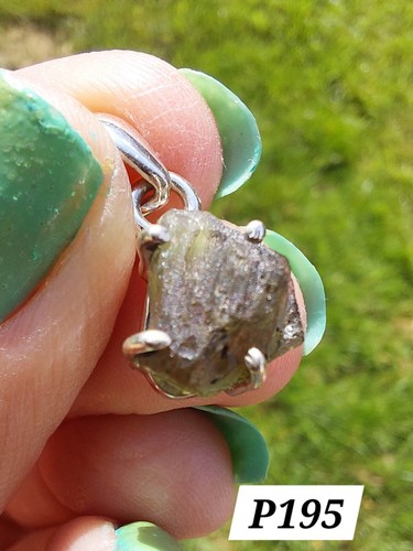 Genuine Moldavite 925 silver Claw pendant. Crystal tektite extraterrestrial π’ - Picture 5 of 16