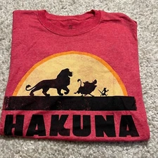 Lion King Shirt Mens Medium Red Hakuna Matata Timone and Pumbaa Disney Graphic T