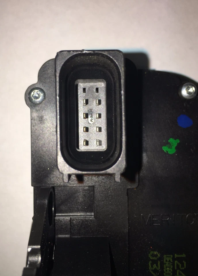 MOTOR ACTUADOR PESTILLO CERRADURA PUERTA (NUEVO GM) DELANTERO IZQUIERDO SE ADAPTA A CADILLAC CTS 2003-07 Foto 4 de 4