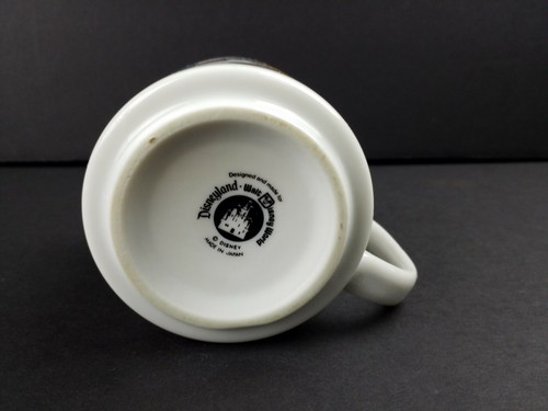 Vintage Disney MICKEY MOUSE & FRIENDS All Around Graphics Ceramic 6oz Coffee Mug - Picture 7 of 7