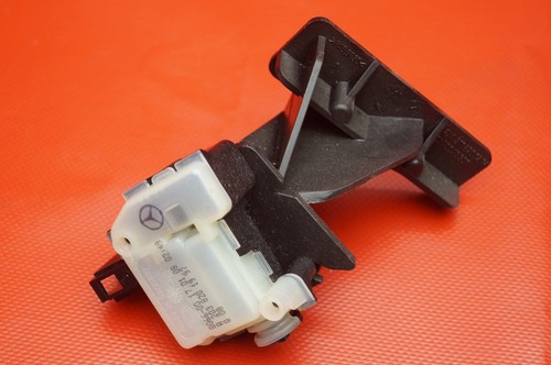 Mercedes W211 S211 E-Klasse W203 Stellmotor Tankklappe A2038201997 Original /13