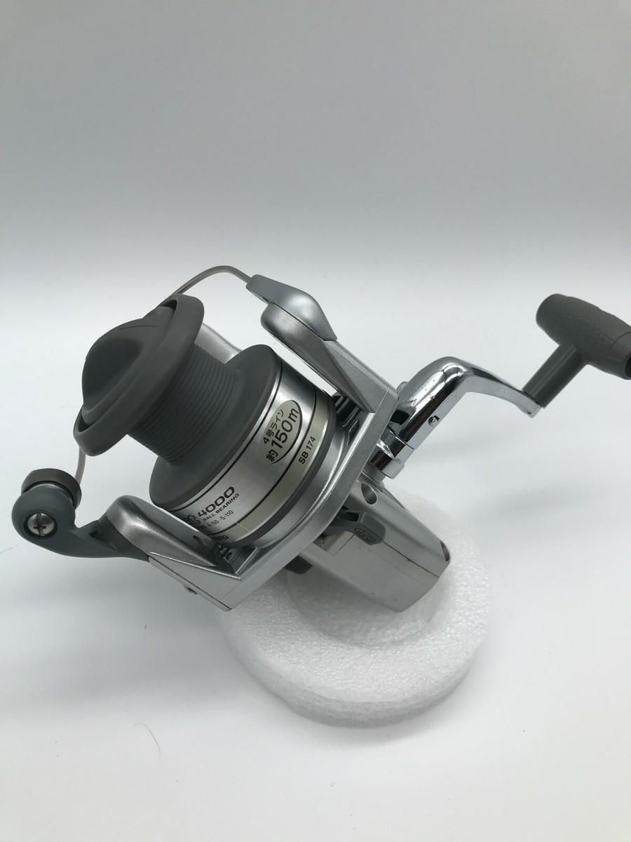 Shimano Accort 4000 Spinning reel Excellent+ condition from Shimano Accort 4000 Spinning reel Excellent+ condition from