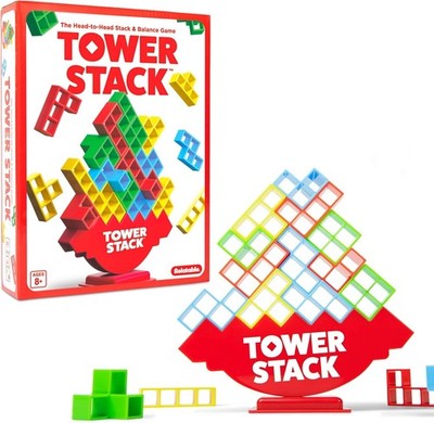 Torre gigante de bloques para juego de equilibrio en el patio para la familia