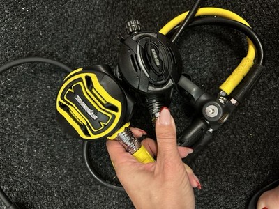 Apeks XTX Tungsten Regulator Set + Scubapro SPG   Premium Cold-Water