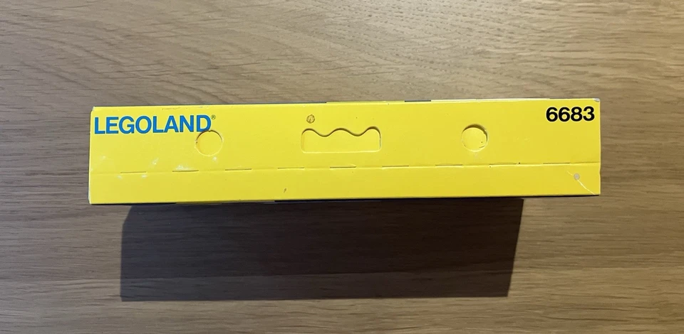 LEGO Classic Town 6683 Burger Stand New Unopened Rare Vintage 1983 VG condition - Image 3 of 4