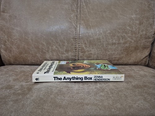 ANYTHING BOX Zenna Henderson First Avon Printing Paperback, 1969 Vintage - Picture 3 of 9