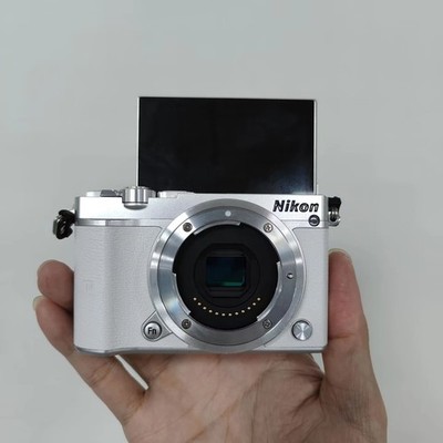 Nikon 1 J5 Mirrorless 20.8 MP Digital Camera Body only Wi-Fi Compact System