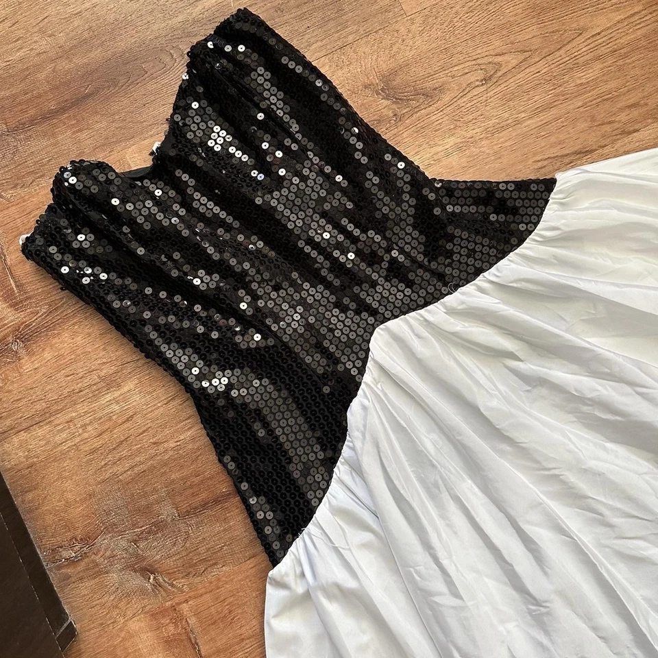 Vestido corsé vintage de lentejuelas blanco y negro Foto 4 de 4