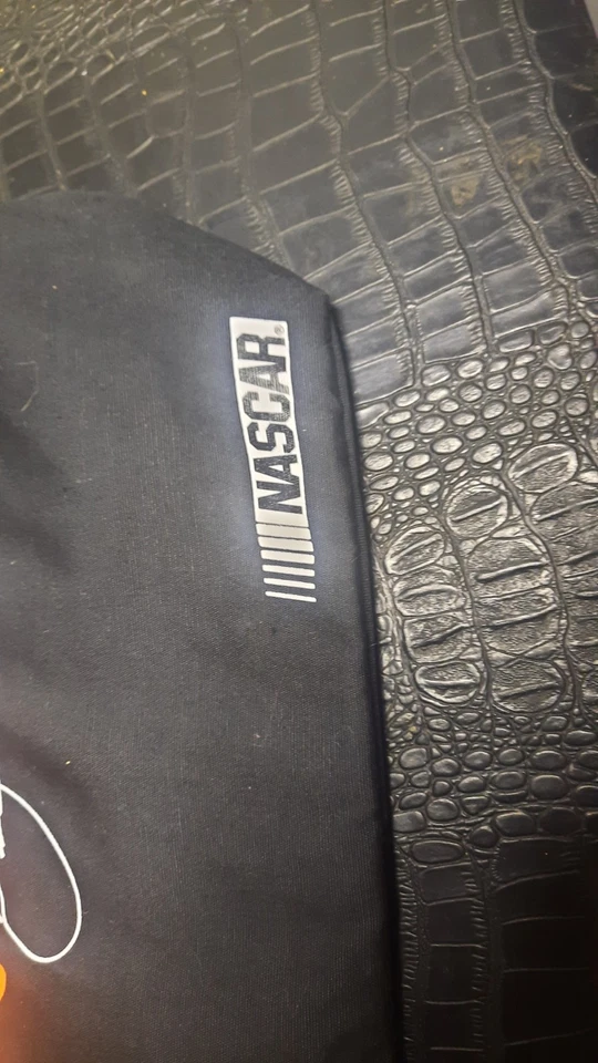 Bolso de Mano Nascar #7 Danica Patrick 2010 Forrado Negro 18" x 14" x 5" Foto 3 de 4
