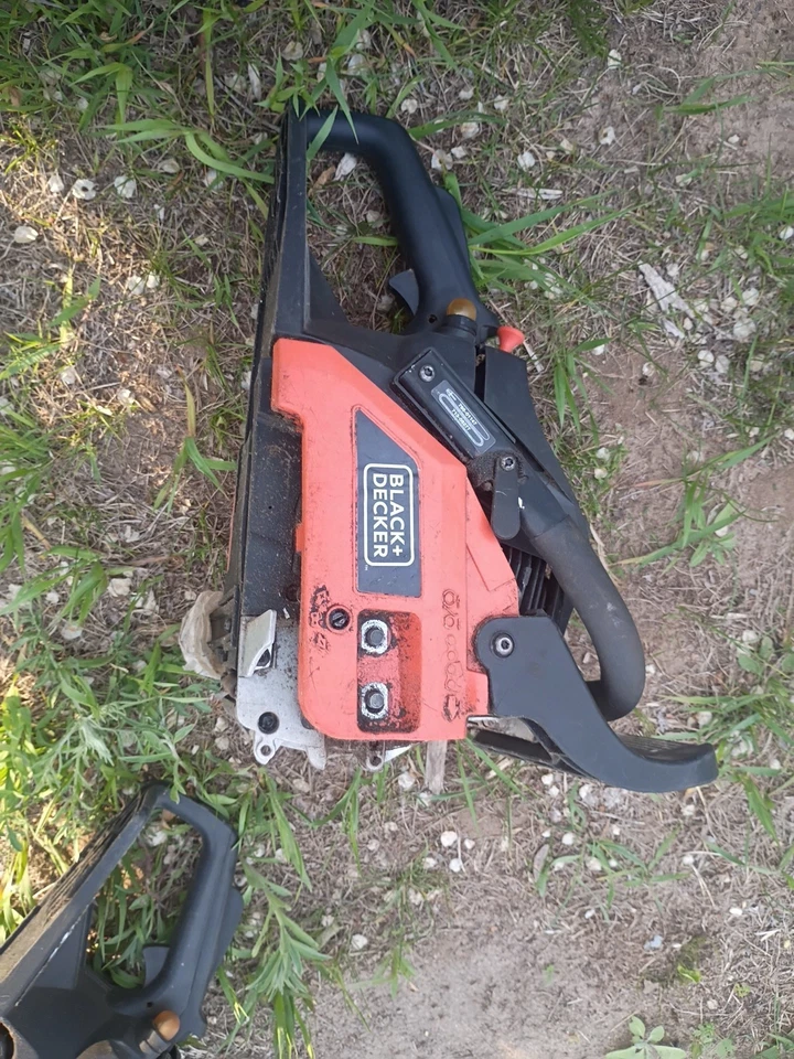 16 & 14 Inch Chainsaw Black & Decker Used Orginal OEM Parts Lot Of 2 Chainsaws - Image 2 of 4