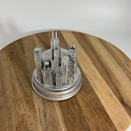 Chicago Skyline Paperweight 3.25” - Picture 4 of 6