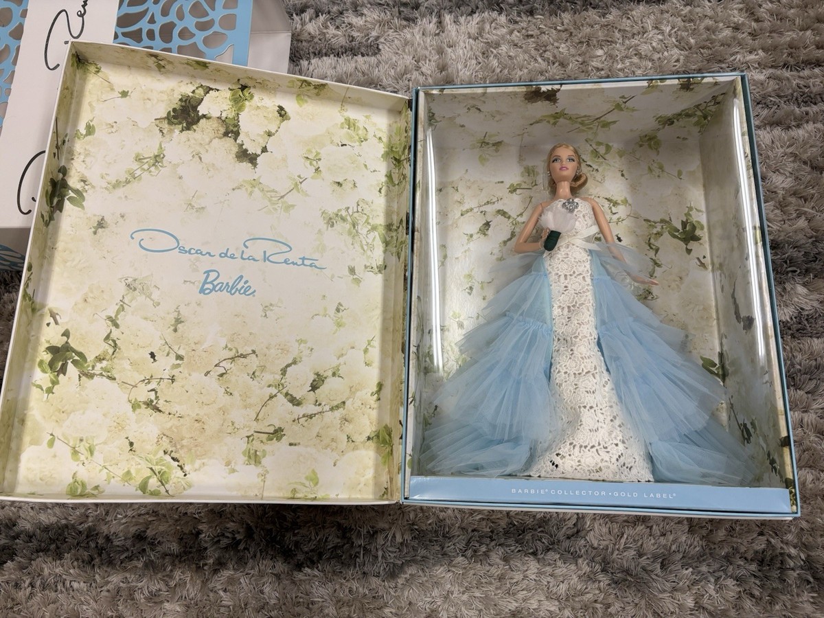 Barbie Collectible Oscar De La Renta Something Blue Doll