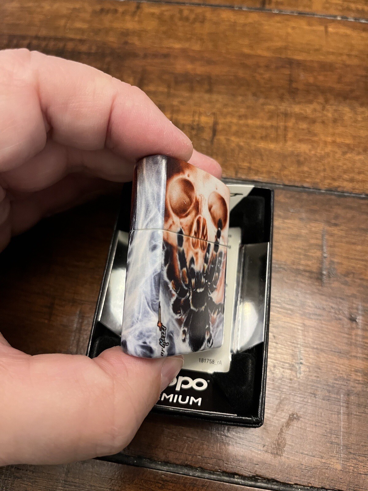 540 DESIGN SPIDER HORRIFIED WOMAN SKULL CLAUDIO MAZZI ZIPPO LIGHTER MINT IN BOX