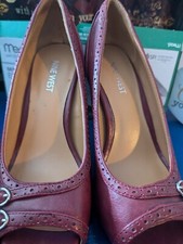 Vintage Nine West Dark Red Detail Buckles Open Toe Heels Size 7.5