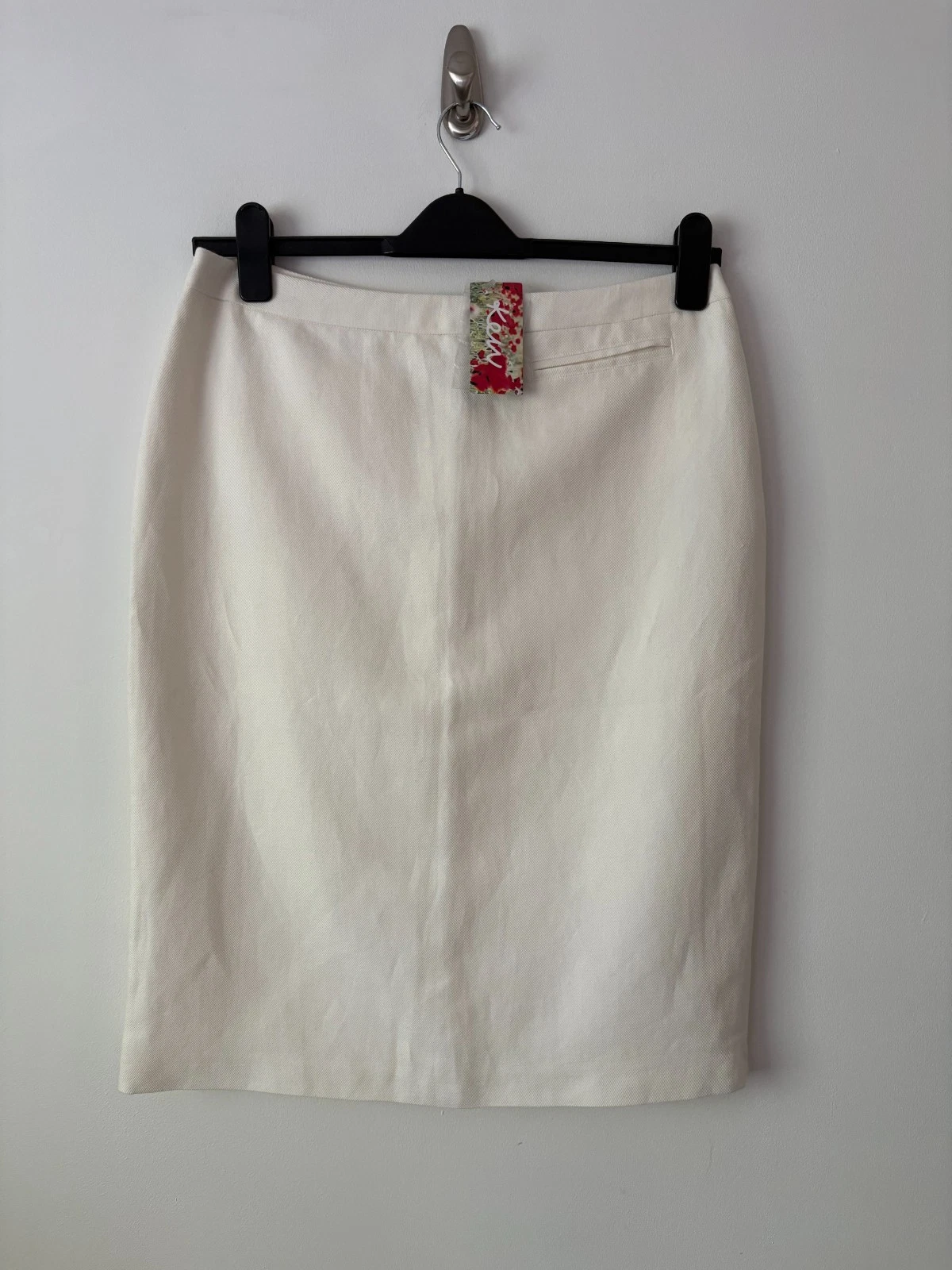 Kew Natural Italian Twill Pencil Skirt Size 12 NWT
Opens in a new window or tab