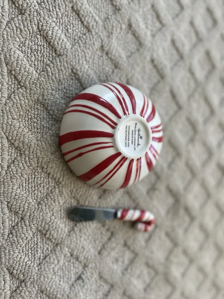 Tigela de imersão de hortelã-pimenta Hallmark com espalhador - Imagem 2 de 4