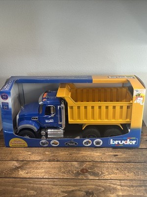 1/16th Bruder MACK Granite Dump Truck 02815