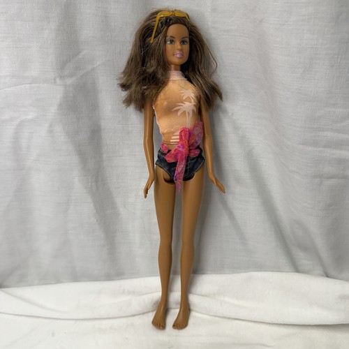 2004 Mattel Barbie Cali Girl TERESA Surfer Girl Doll Original outfit Sunglasses