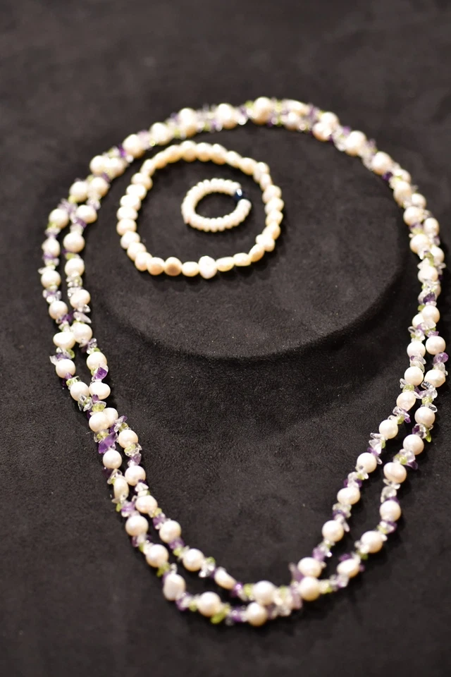 Traumhafte, wunderschöne Perlenkette mit Strass, passendem Armband und Ring