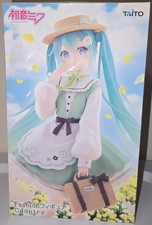 New In Box Vocaloid Taito Hatsune Miku Collectible Figure Fashion Country Ver