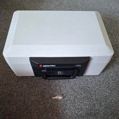 Sentry Fire Safe 1100 feuerfeste Box - Papiere - Wertsachen Bargeld - mit 1 Schlüssel